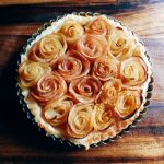 リンゴで作るバラのパイ